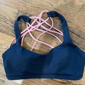 Lululemon sports bra size 4